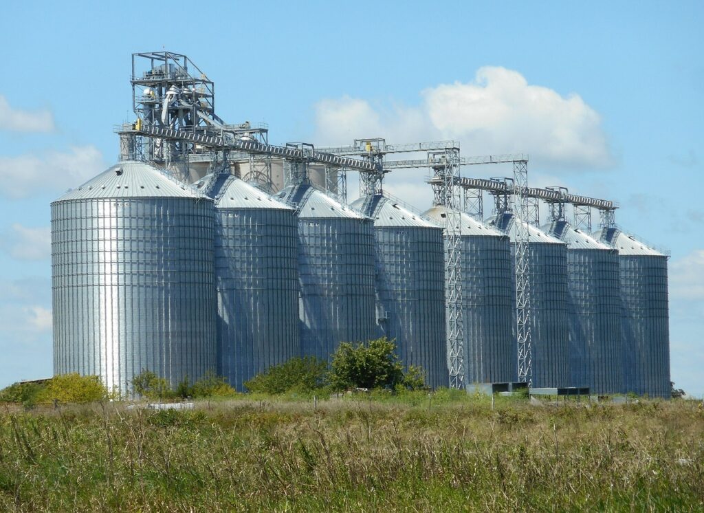 silos, grain storage, agriculture-1598168.jpg